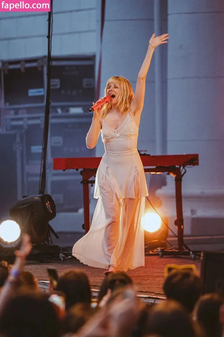 Aurora Aksnes Onlyfans Photo Gallery 