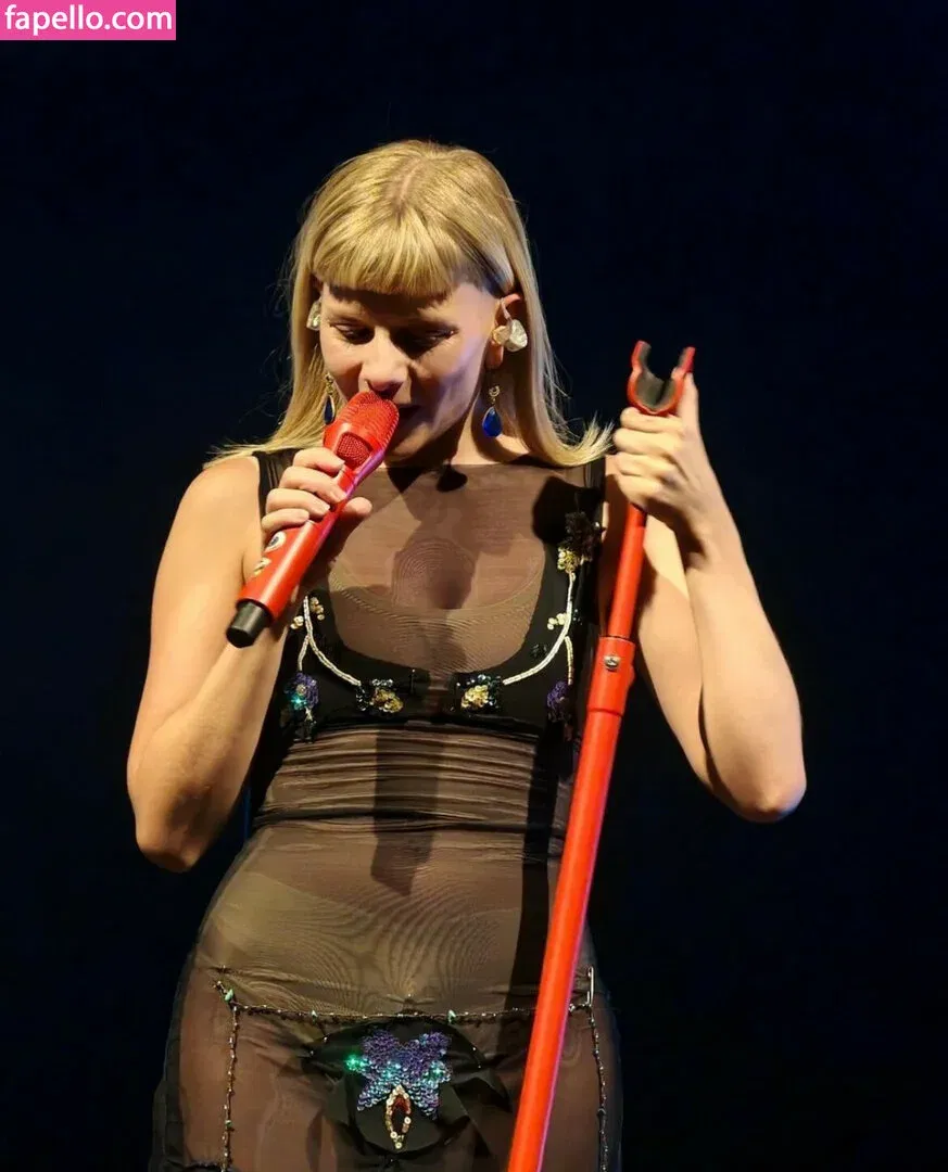 Aurora Aksnes Onlyfans Photo Gallery 