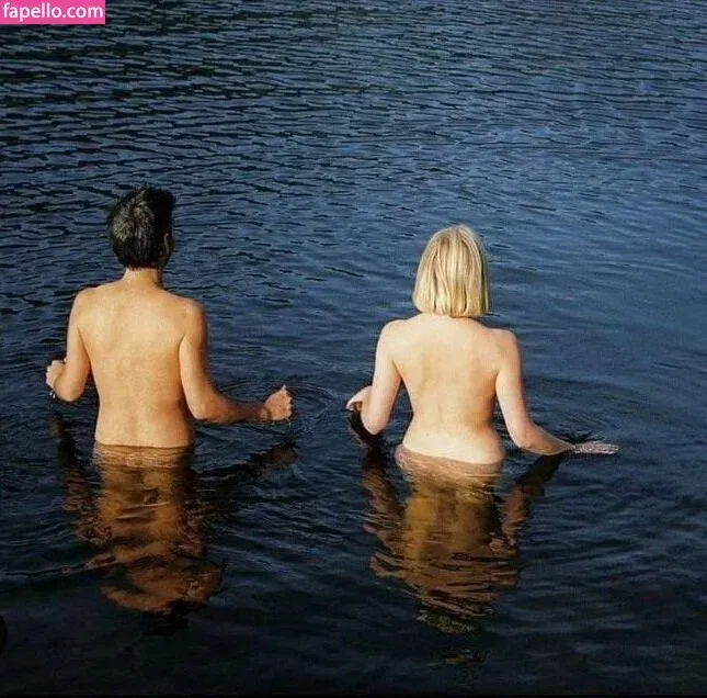 Aurora Aksnes Onlyfans Photo Gallery 