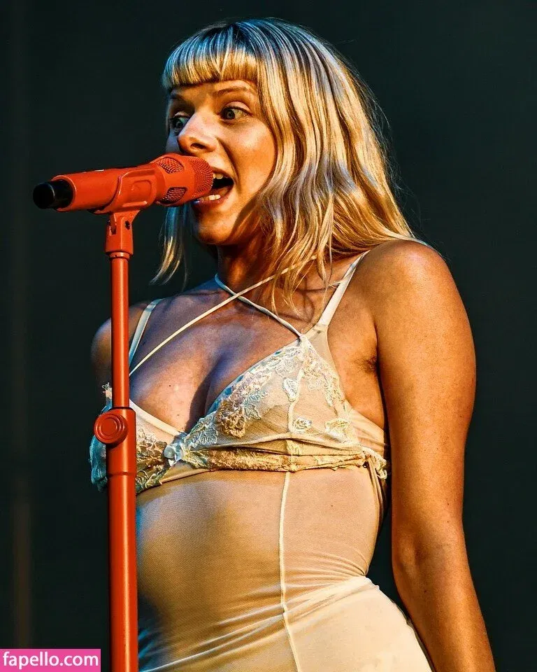 Aurora Aksnes Onlyfans Photo Gallery 