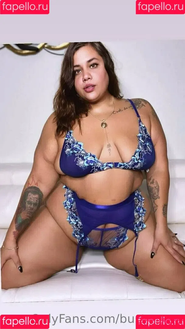 bustyyyyy Onlyfans Photo Gallery 