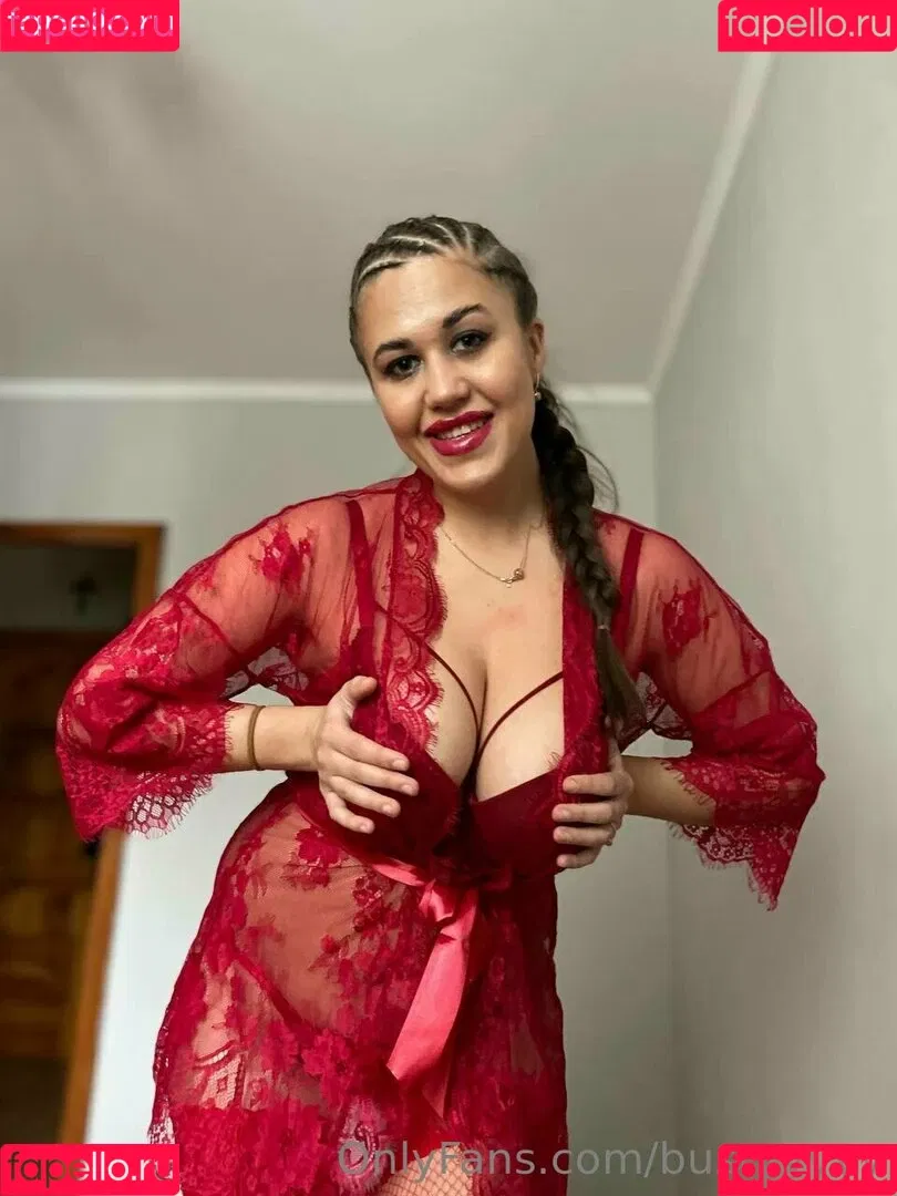 bustyyyyy Onlyfans Photo Gallery 