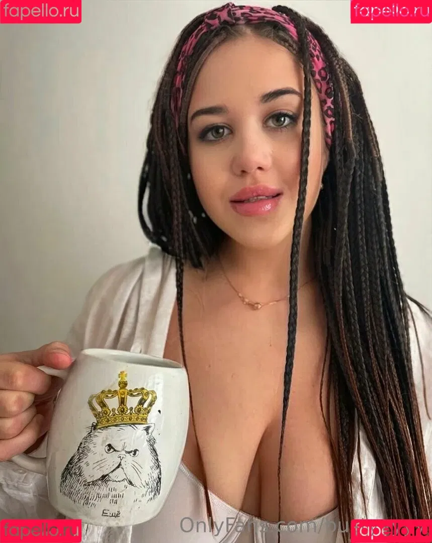bustyyyyy Onlyfans Photo Gallery 