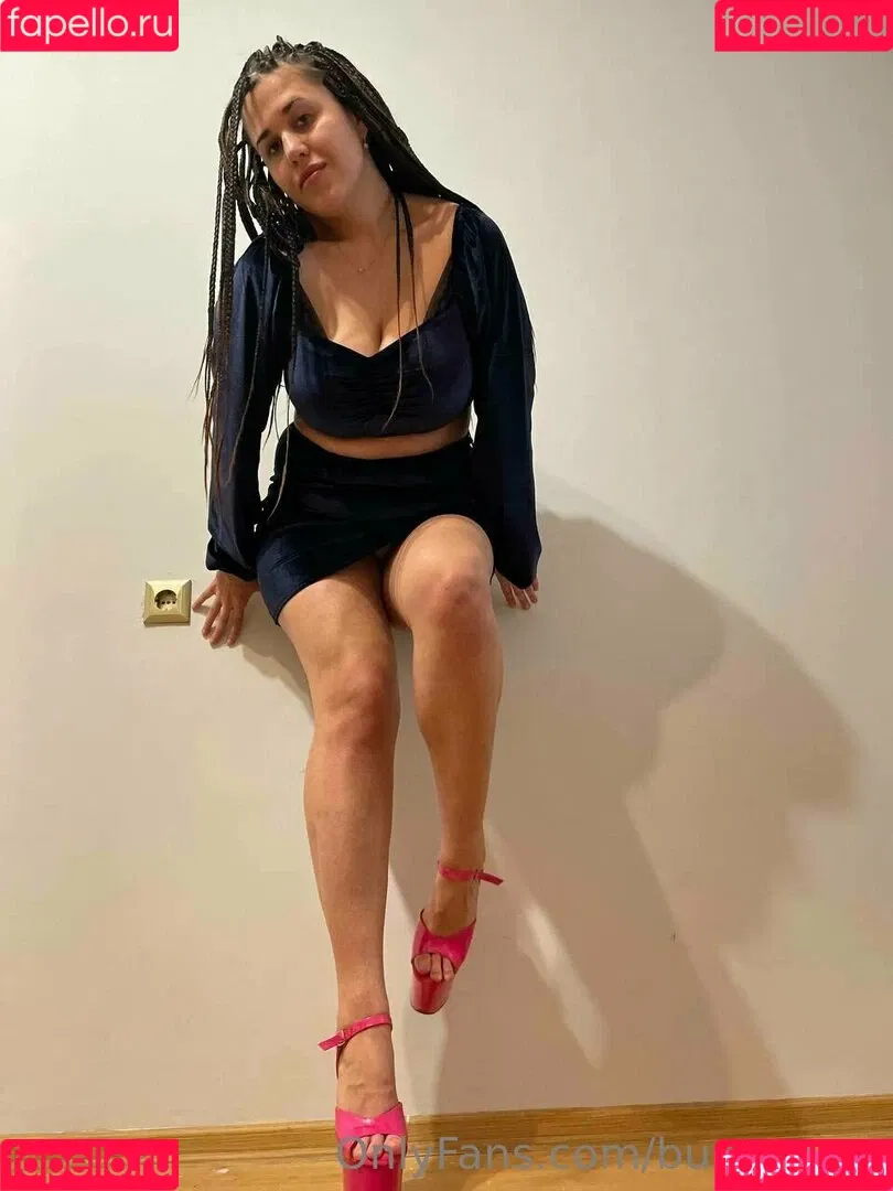 bustyyyyy Onlyfans Photo Gallery 