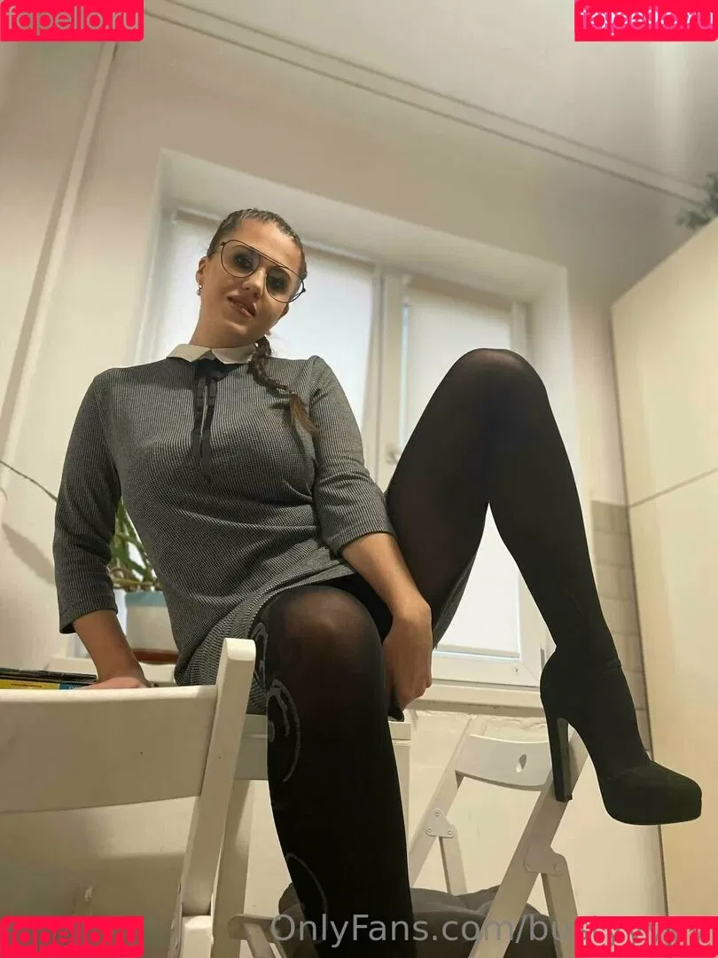 bustyyyyy Onlyfans Photo Gallery 