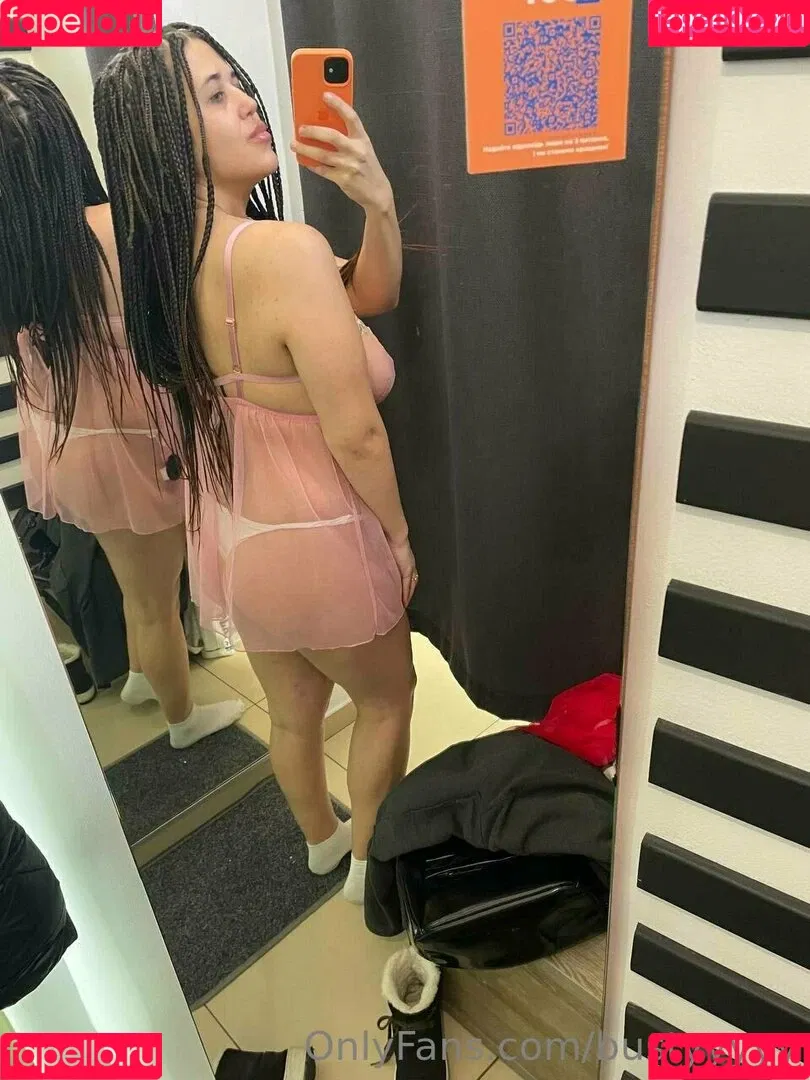 bustyyyyy Onlyfans Photo Gallery 