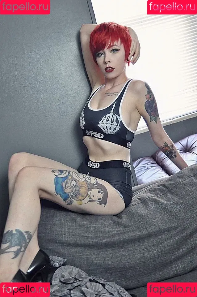 Emberwolf Onlyfans Photo Gallery 