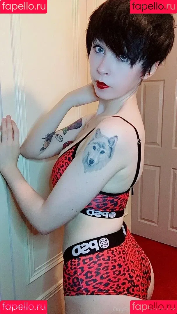 Emberwolf Onlyfans Photo Gallery 