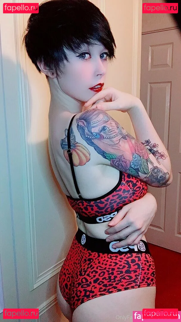 Emberwolf Onlyfans Photo Gallery 