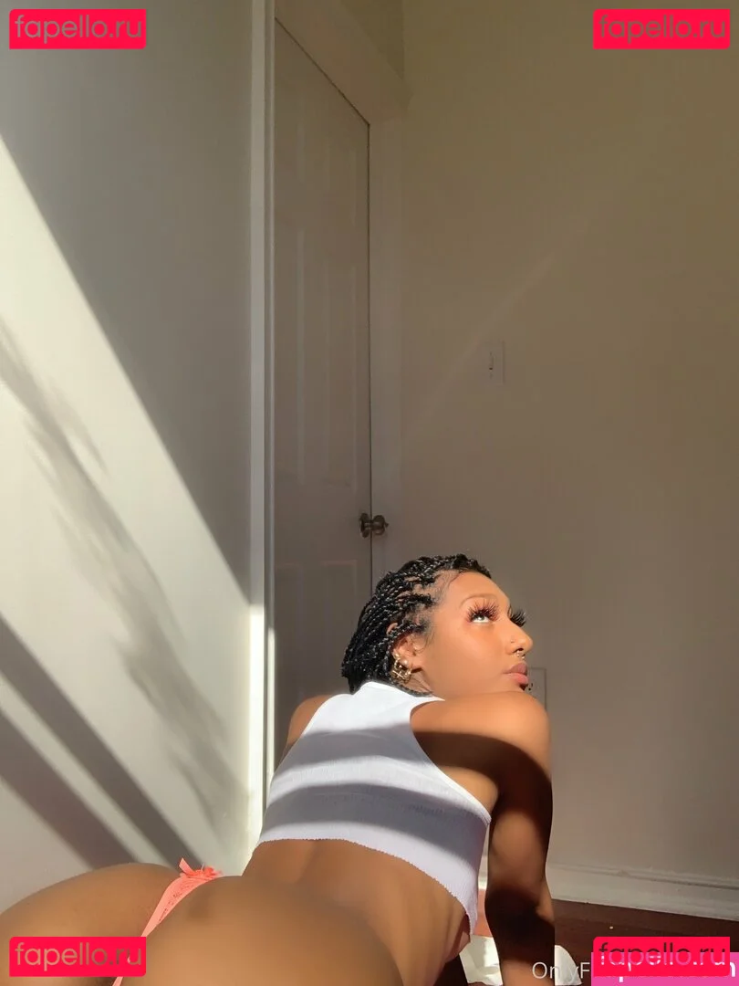 burlz Onlyfans Photo Gallery 