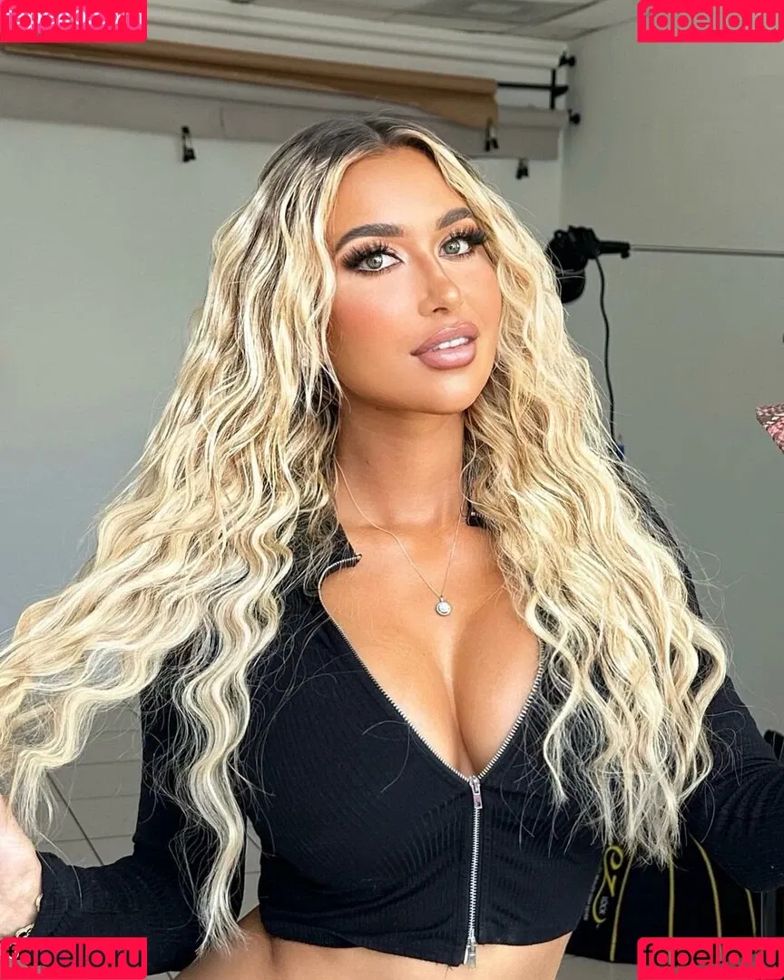 Nikita Sullivan Onlyfans Photo Gallery 