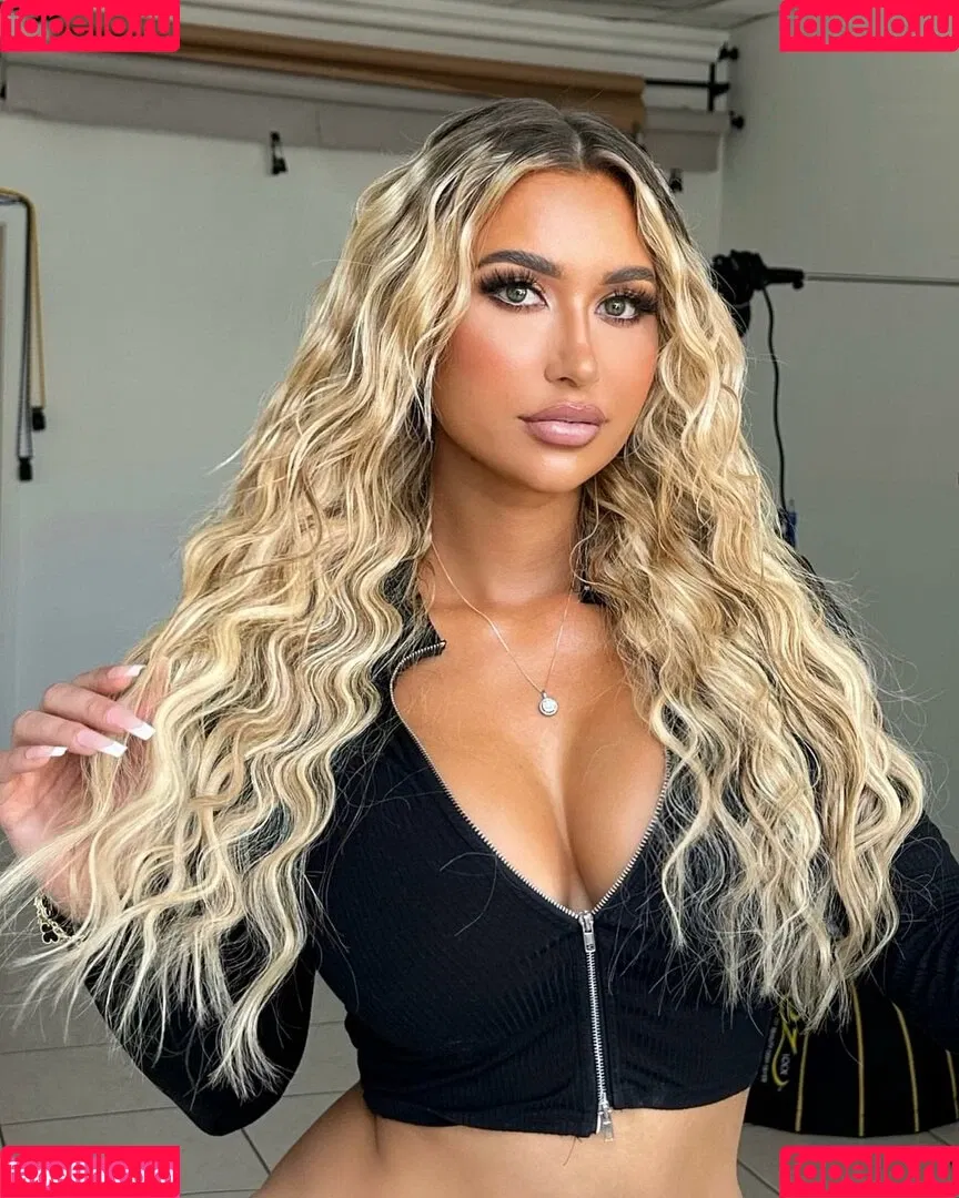 Nikita Sullivan Onlyfans Photo Gallery 