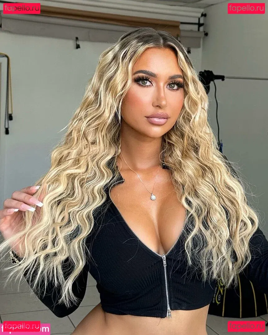 Nikita Sullivan Onlyfans Photo Gallery 