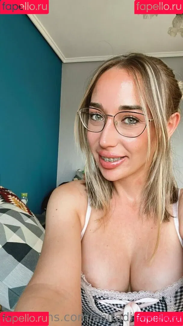 AnitaDinamitaX Onlyfans Photo Gallery 