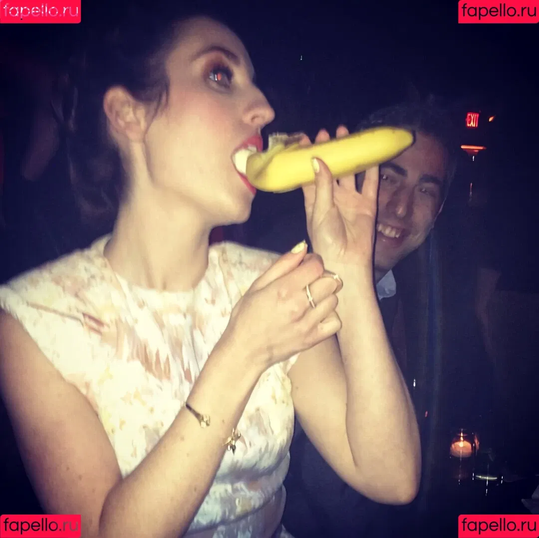 Zoe Lister Jones Onlyfans Photo Gallery 