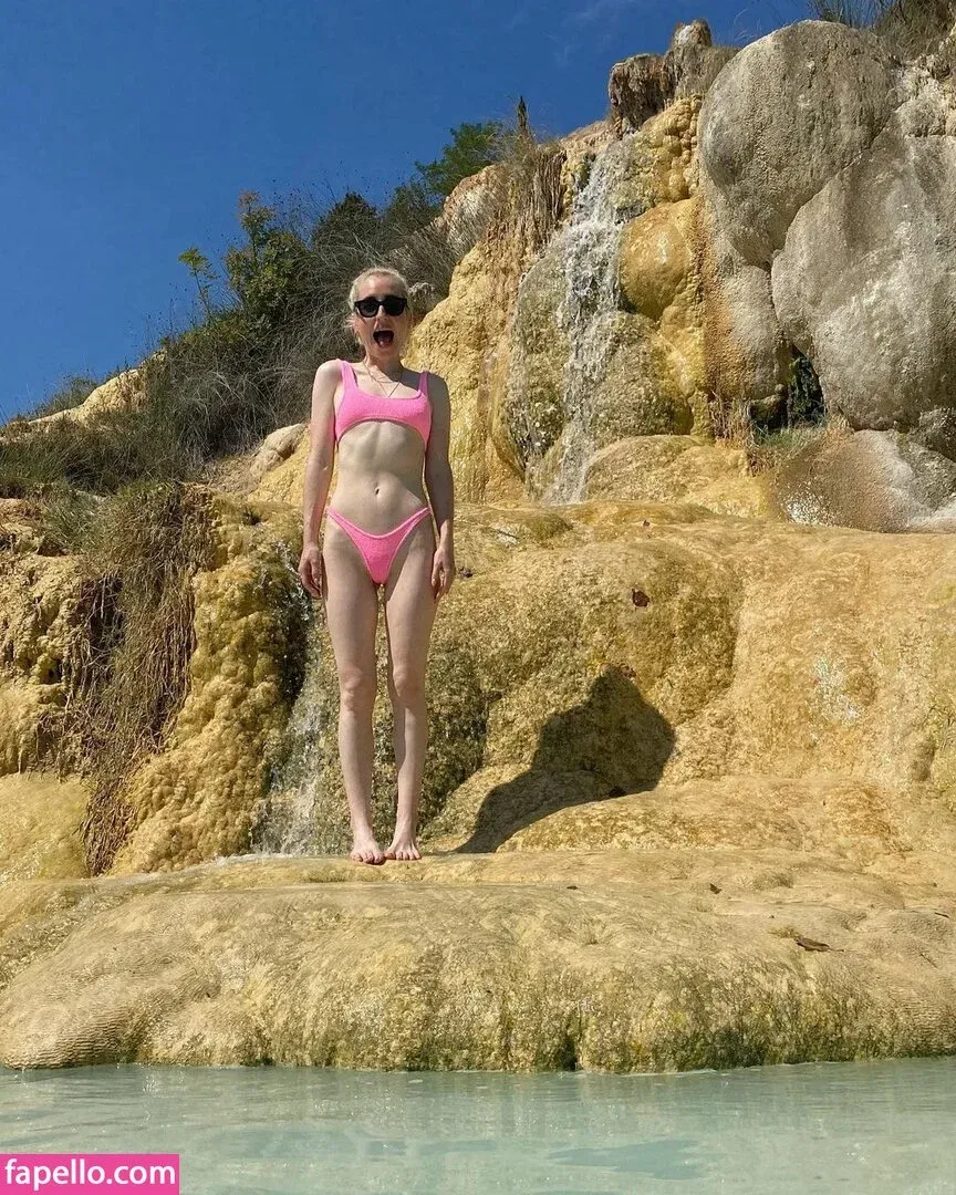 Zoe Lister Jones Onlyfans Photo Gallery 