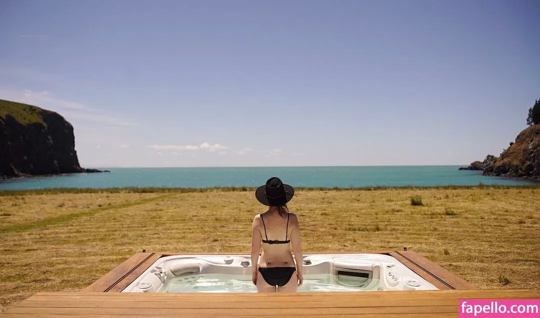 Zoe Lister Jones Onlyfans Photo Gallery 