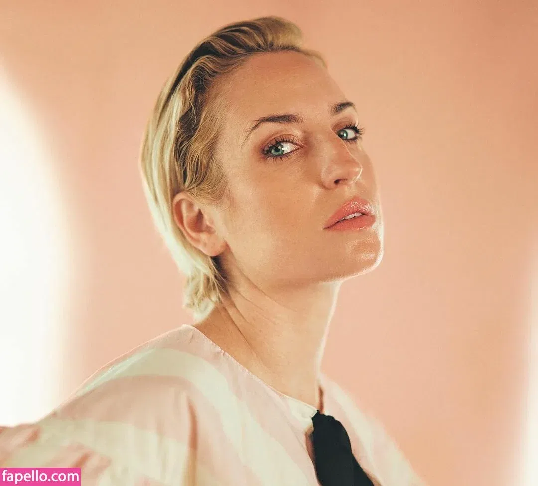 Zoe Lister Jones Onlyfans Photo Gallery 