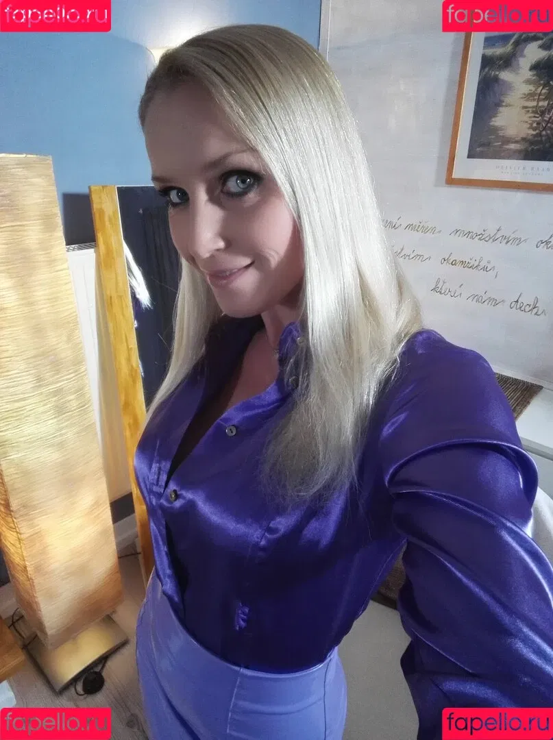 kathianobilixx Onlyfans Photo Gallery 