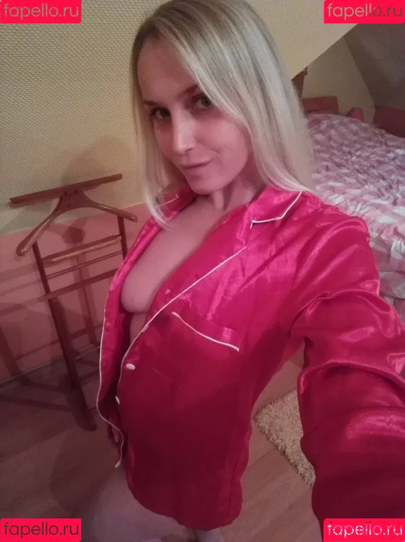kathianobilixx Onlyfans Photo Gallery 