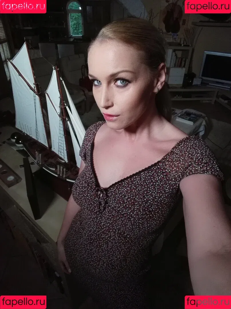 kathianobilixx Onlyfans Photo Gallery 