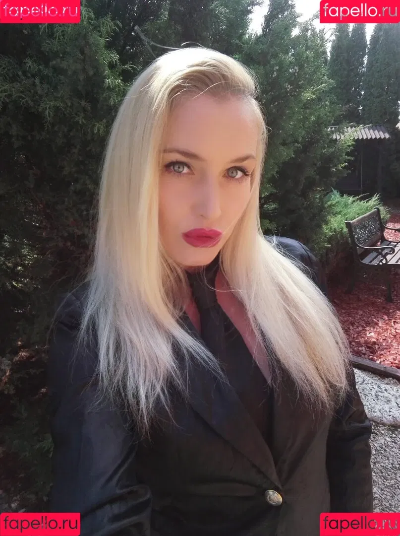 kathianobilixx Onlyfans Photo Gallery 