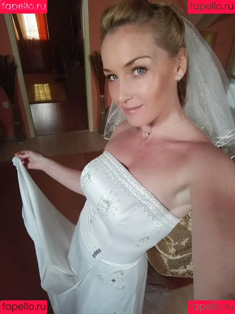 kathianobilixx Onlyfans Photo Gallery 