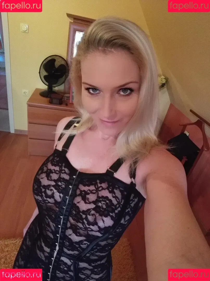 kathianobilixx Onlyfans Photo Gallery 