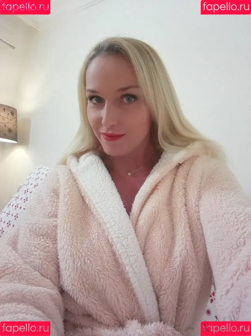 kathianobilixx Onlyfans Photo Gallery 