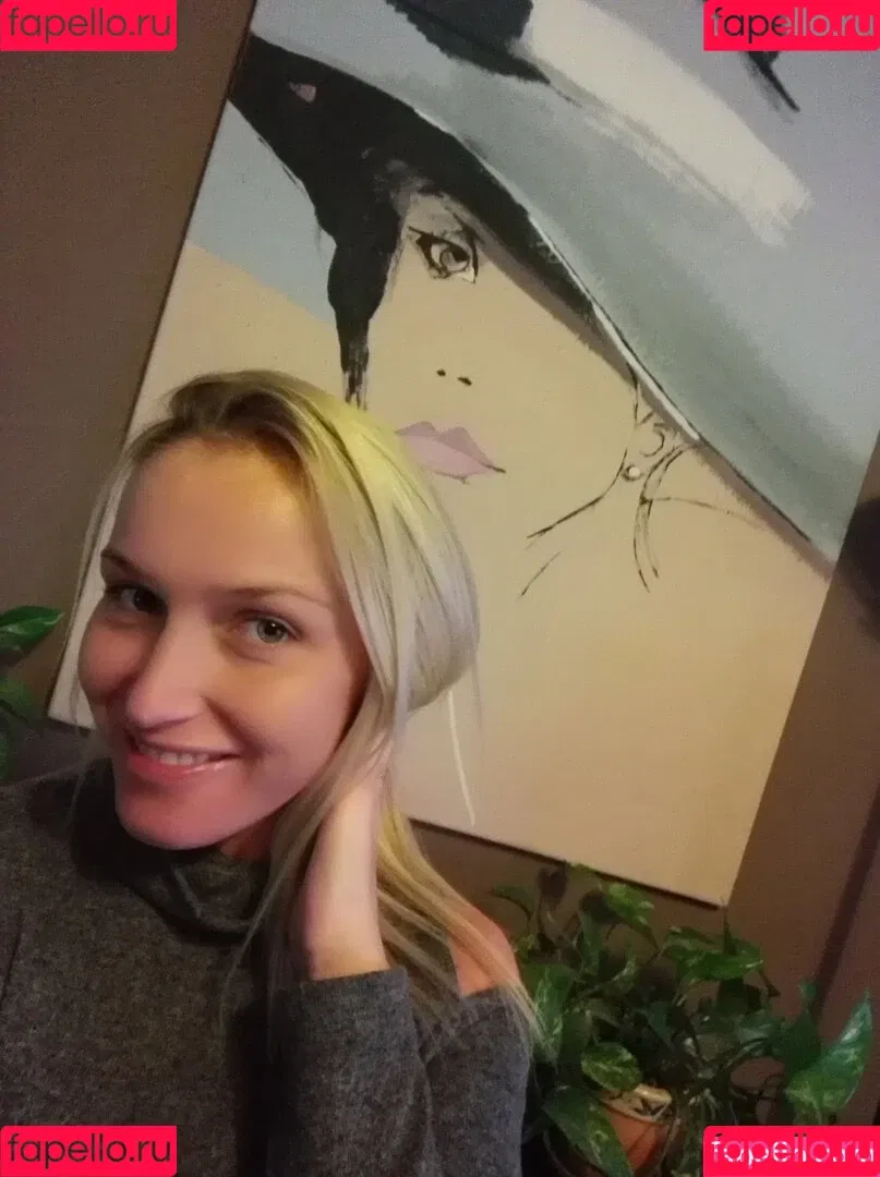 kathianobilixx Onlyfans Photo Gallery 