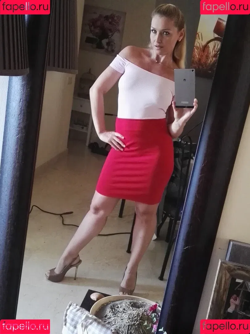 kathianobilixx Onlyfans Photo Gallery 