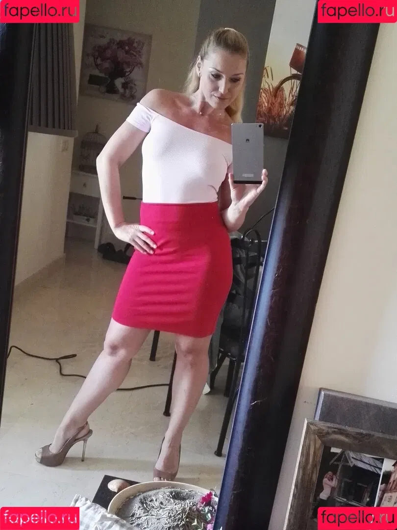 kathianobilixx Onlyfans Photo Gallery 