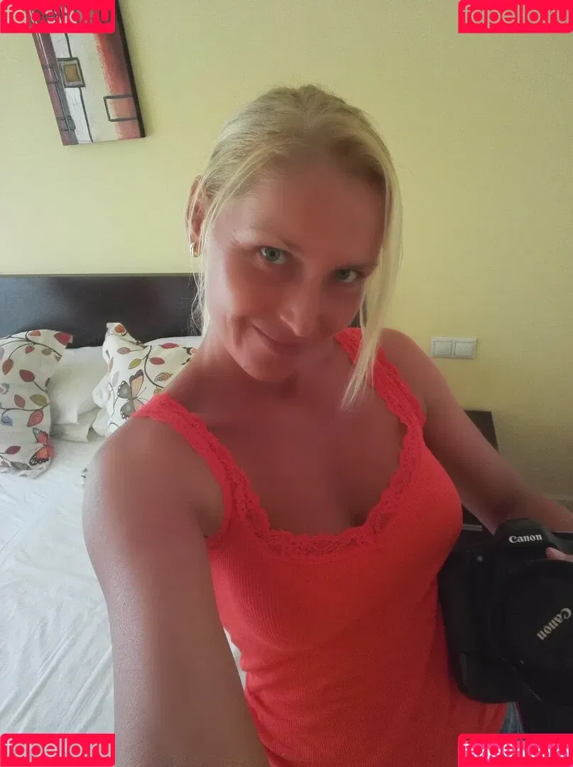 kathianobilixx Onlyfans Photo Gallery 