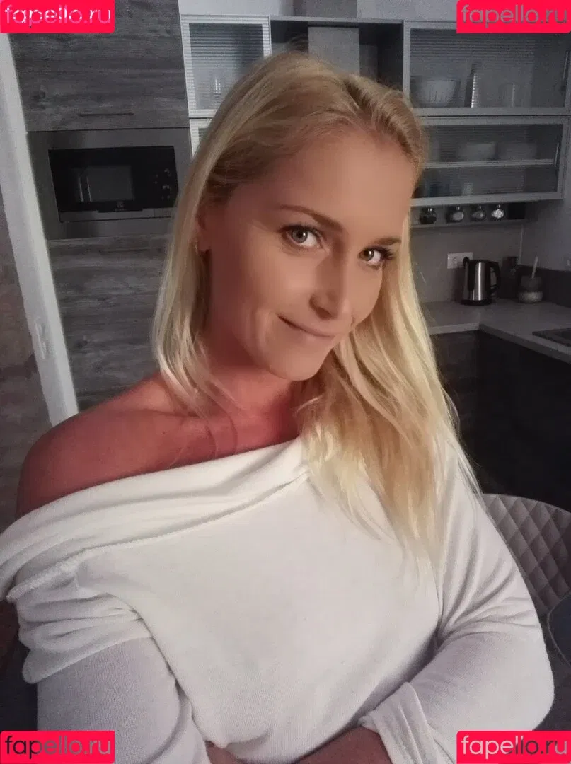 kathianobilixx Onlyfans Photo Gallery 