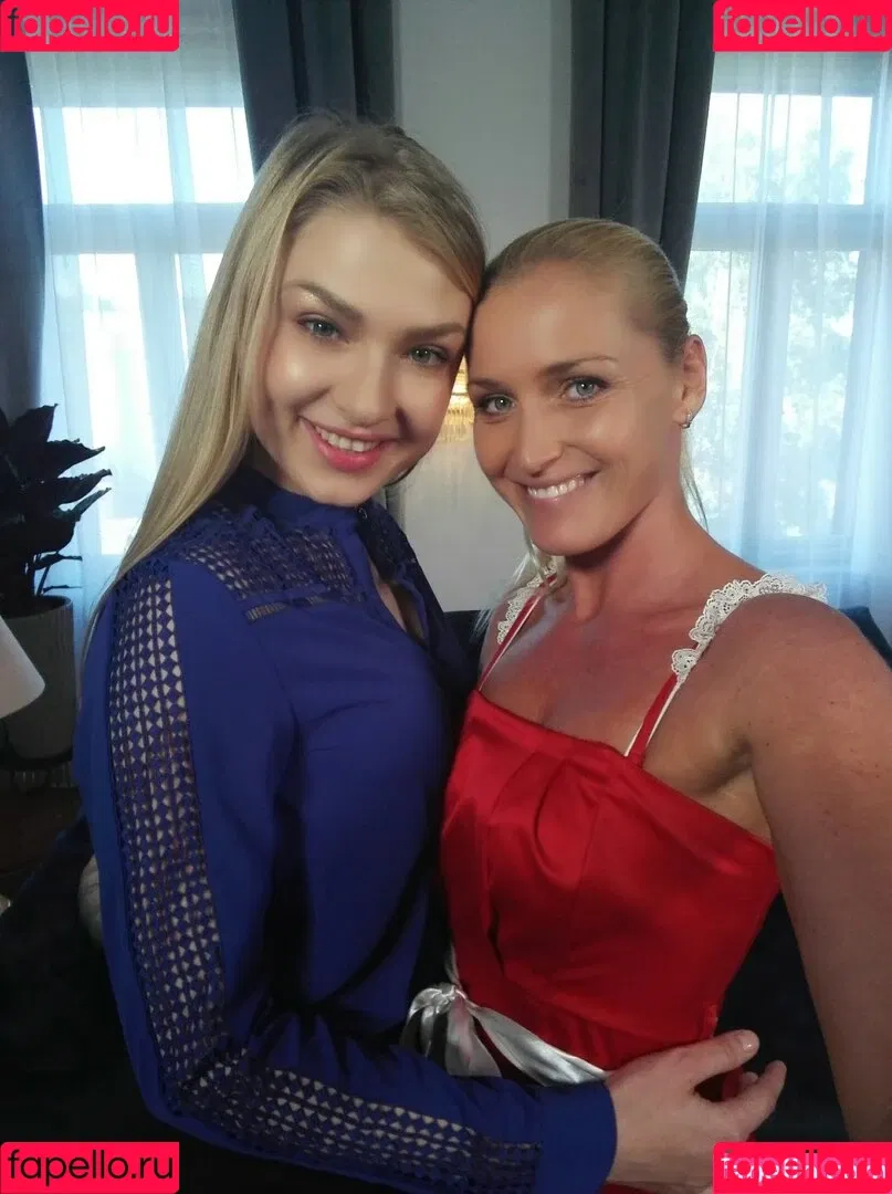 kathianobilixx Onlyfans Photo Gallery 