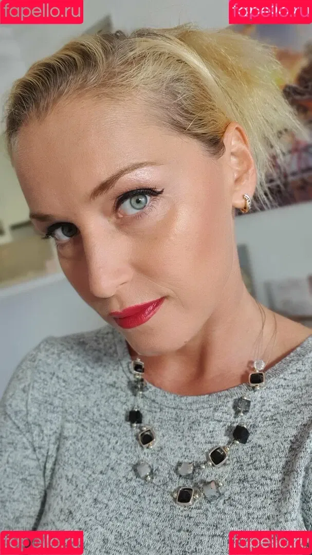kathianobilixx Onlyfans Photo Gallery 