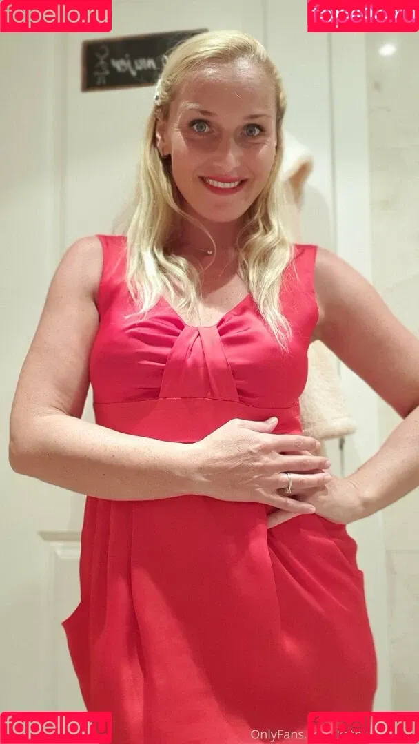 kathianobilixx Onlyfans Photo Gallery 