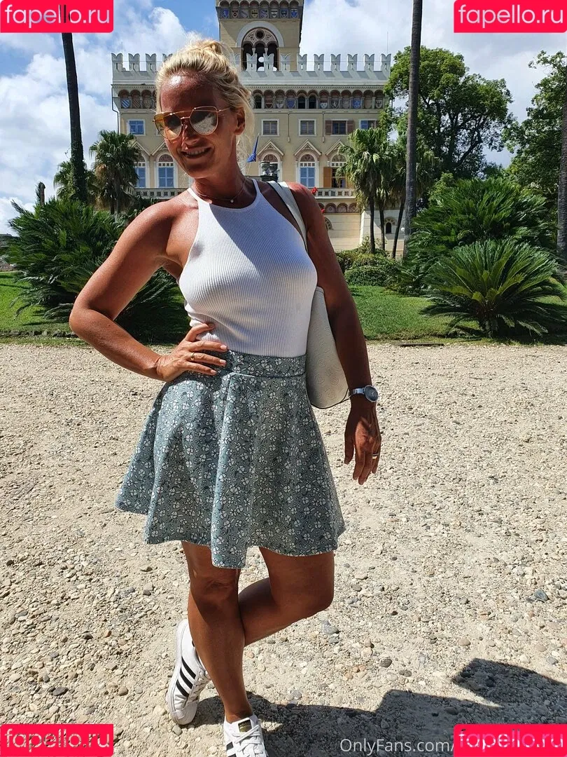 kathianobilixx Onlyfans Photo Gallery 