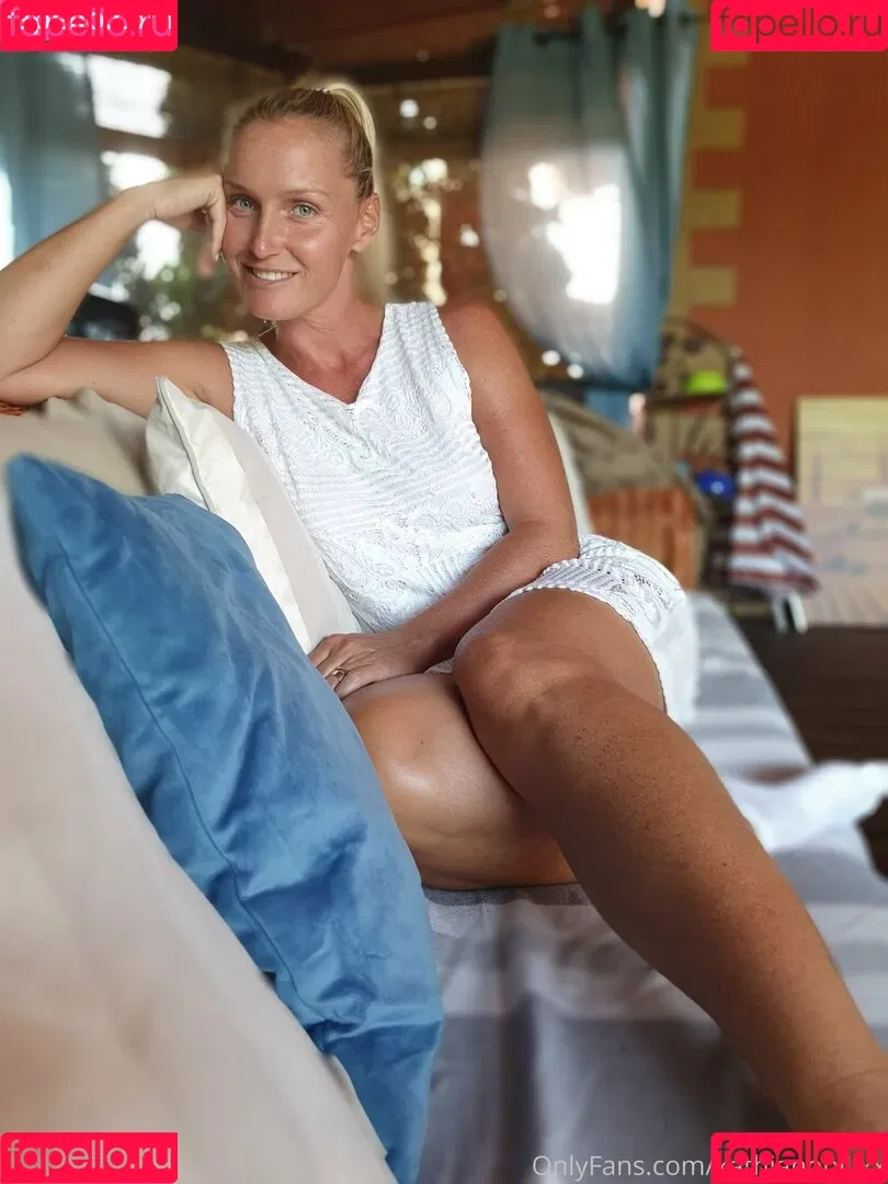 kathianobilixx Onlyfans Photo Gallery 