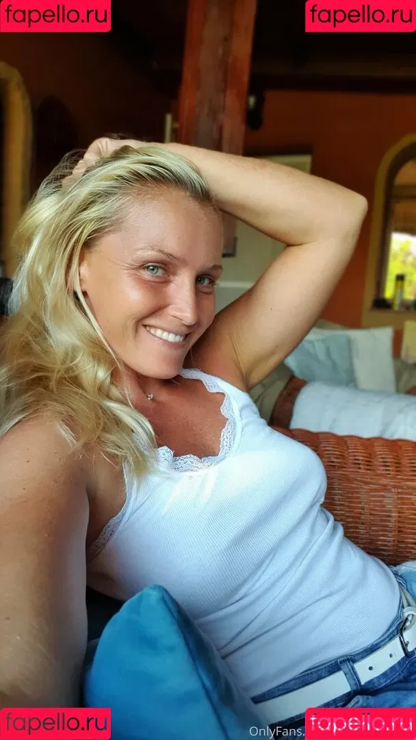 kathianobilixx Onlyfans Photo Gallery 