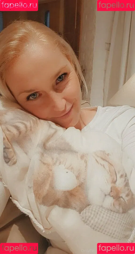 kathianobilixx Onlyfans Photo Gallery 