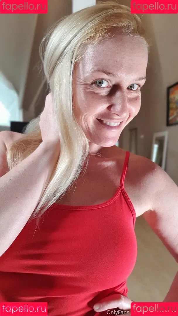 kathianobilixx Onlyfans Photo Gallery 