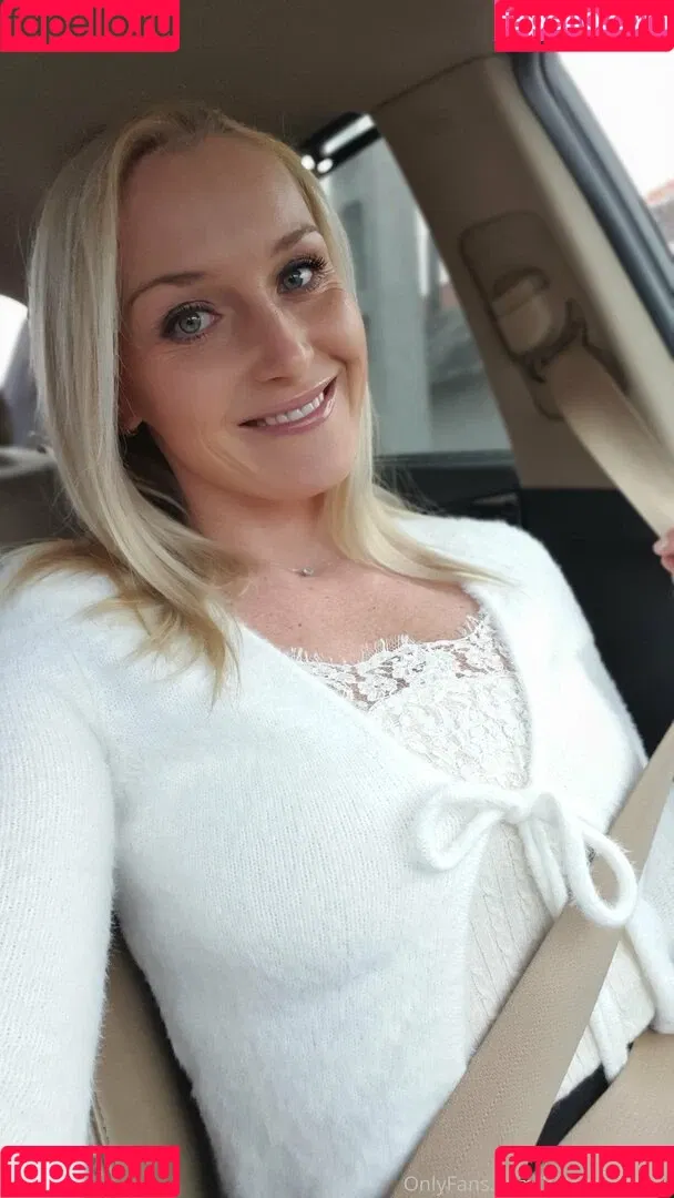 kathianobilixx Onlyfans Photo Gallery 