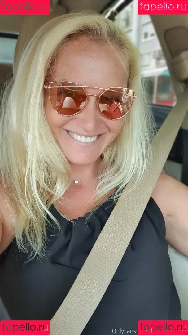 kathianobilixx Onlyfans Photo Gallery 