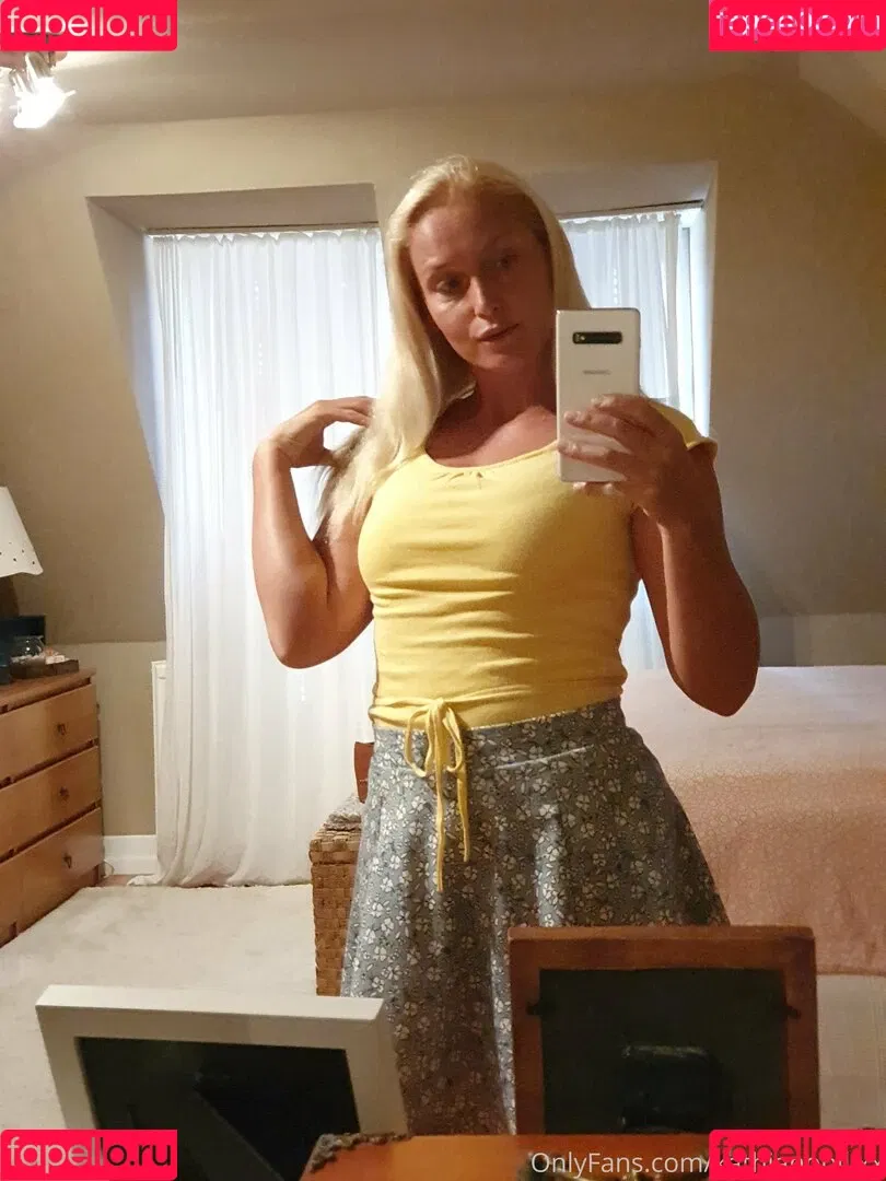 kathianobilixx Onlyfans Photo Gallery 
