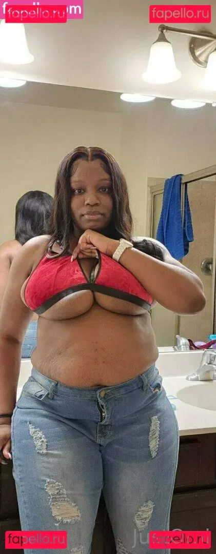justomi Onlyfans Photo Gallery 