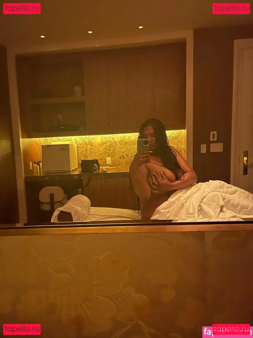 justomi Onlyfans Photo Gallery 