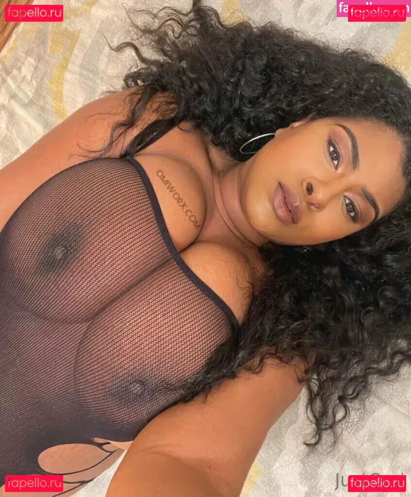 justomi Onlyfans Photo Gallery 