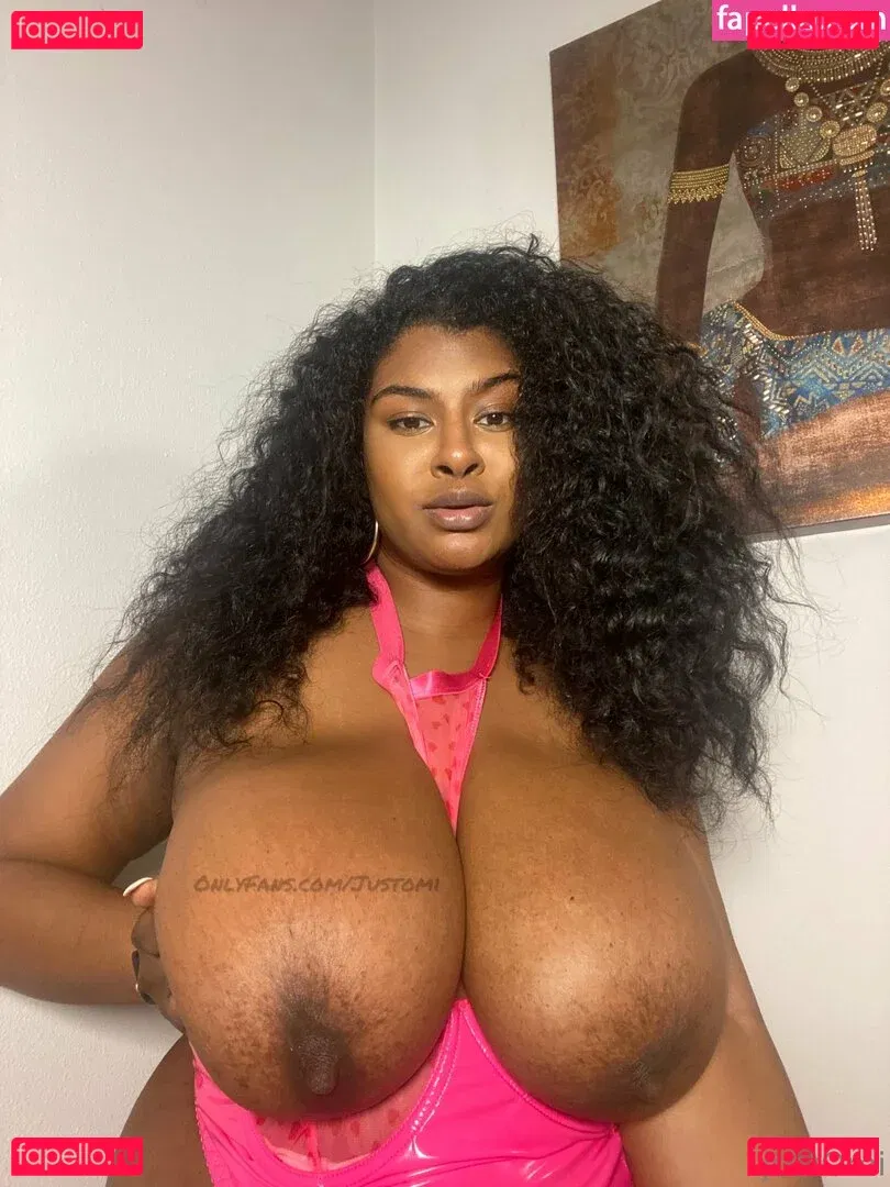 justomi Onlyfans Photo Gallery 