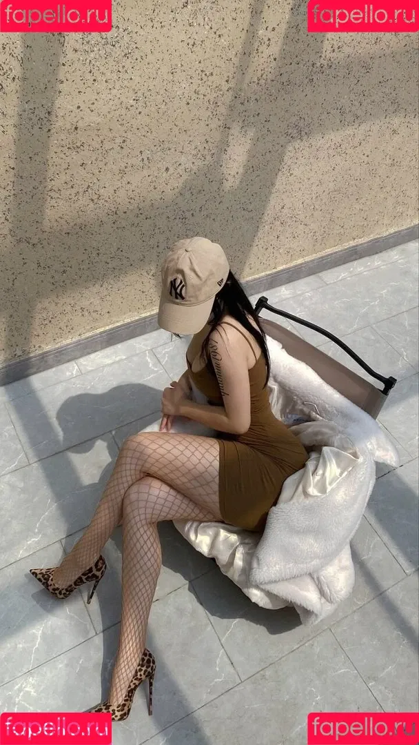 QiaoniuTT Onlyfans Photo Gallery 